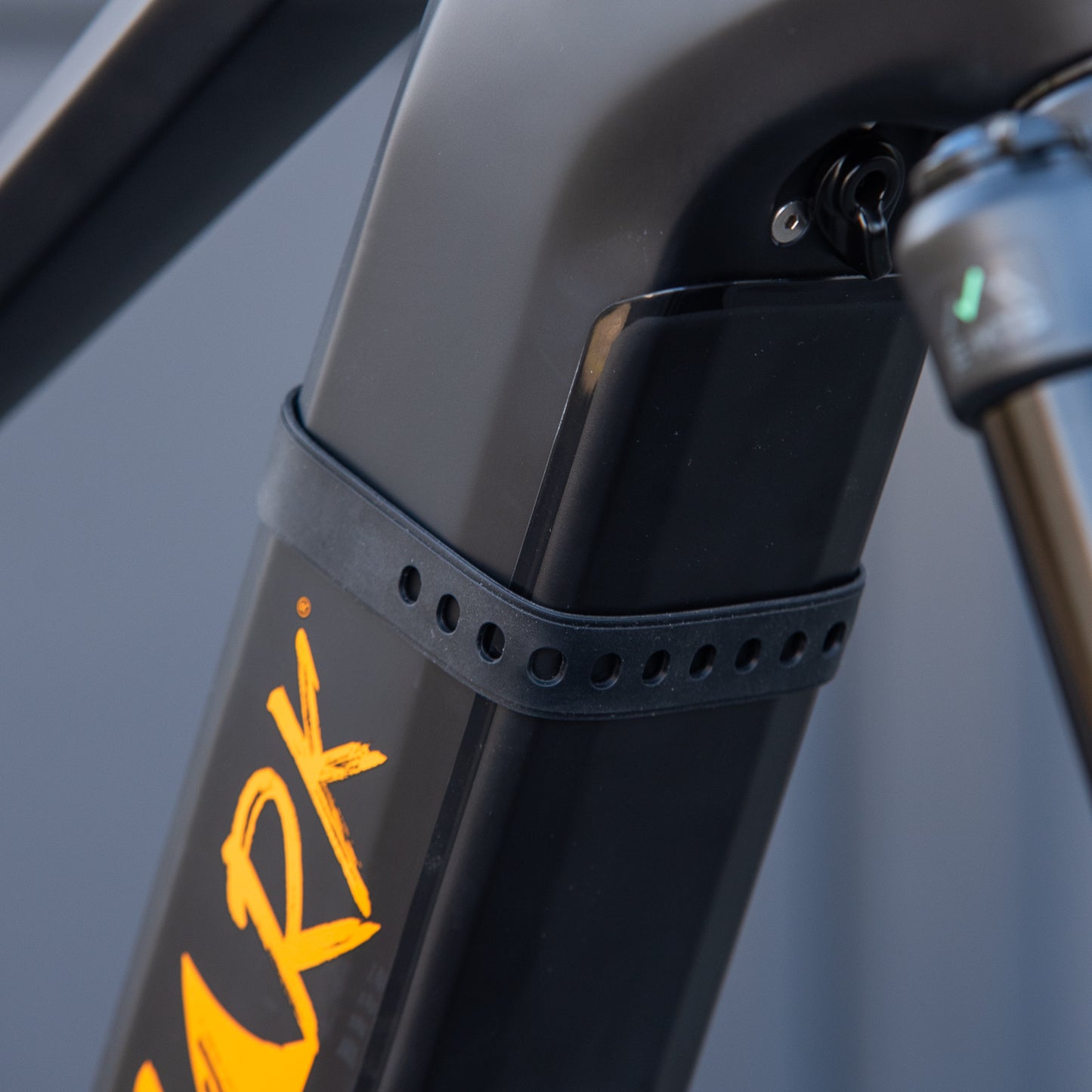 Rubber Utility Strap for Battery/Frame